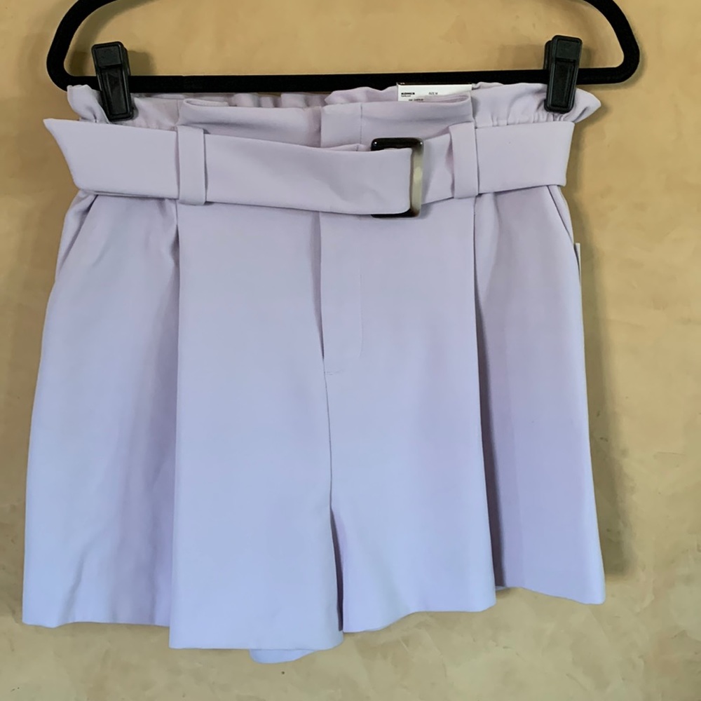 New Nine West Belted  Plated Front Short ,Size Medium with pockets purple